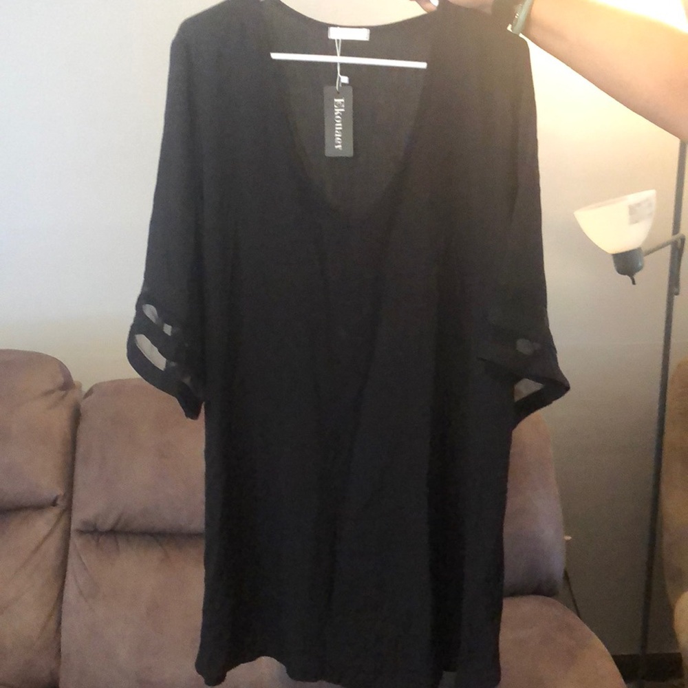 Black shirt By Ekouaer size large
